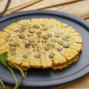سوهان رویال پسته بادام ۵۰۰ گرم